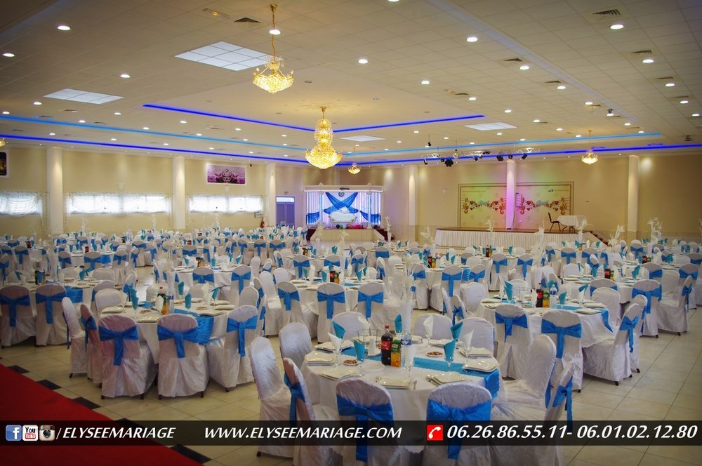 decoration de salle de mariage bleu et blanc